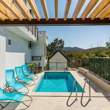 Appartement House Luce With Pool à Čisla Extérieur photo