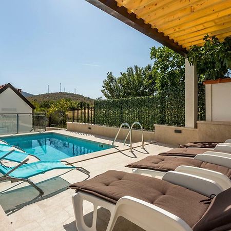 Appartement House Luce With Pool à Čisla Extérieur photo